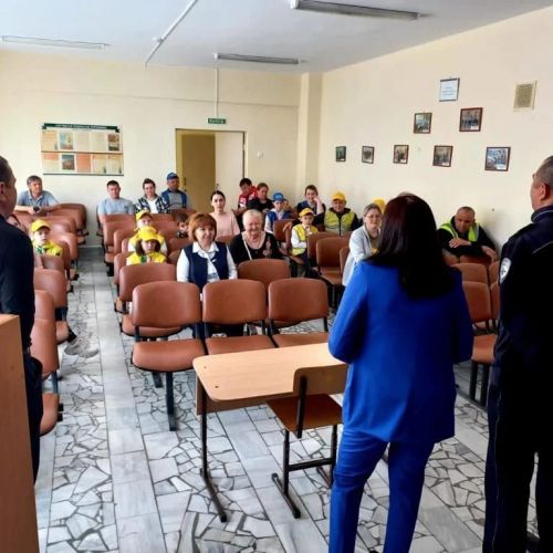 В Нижнеалькеевской школе состоялась встреча с ЮИДовцами и родителями