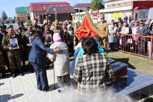 В Алькеевском районе в числе первых в Татарстане открыли обелиск памяти земляков, героически погибших в ходе СВО