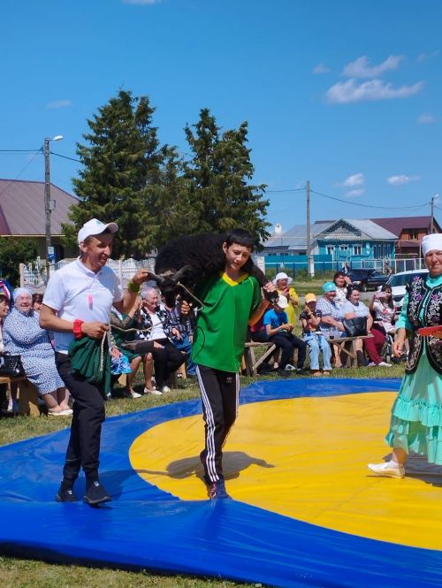 Әлки районының Ташбилге авылында Сабантуй узды