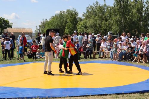 Әлки районының Ташбилге авылында Сабантуй узды