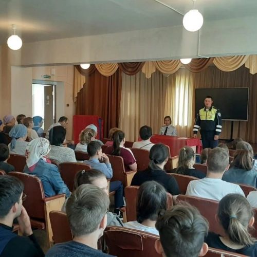 Автоинспекторы провели беседу с детьми в Алпаровской школе