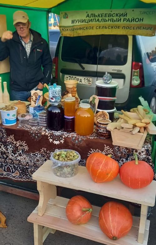 Әлки районы Дәрвишләр бистәсендә ярминкәдә сату итте