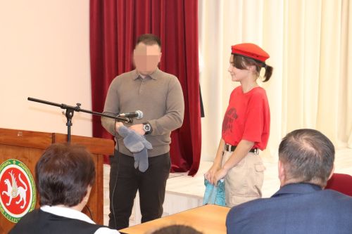 Герой России Раиль Габдрахманов встретился со старшеклассниками Базарно-Матакской школы