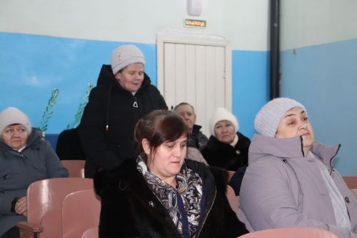 Апак авыл җирлеге эшеннән халык канәгать яши