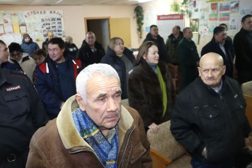 Апак авыл җирлеге эшеннән халык канәгать яши