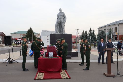 В Алькеевском районе простились с бойцом специальной военной операции Алексеем Тилавмуратовым
