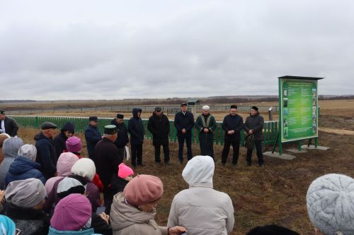 Ташбилге авылында биш кабер ташын торгыздылар