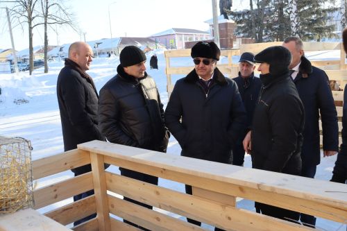 Күп еллар дәвамында Иске Матакта Петр Бравков куян үстерү белән шөгыльләнә
