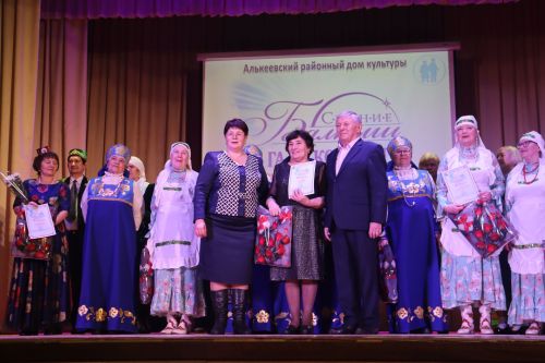 В районном доме культуры прошел гала-концерт среди ветеранов «Балкыш – Сияние»