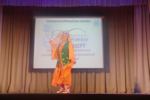 В районном доме культуры прошел гала-концерт среди ветеранов «Балкыш – Сияние»
