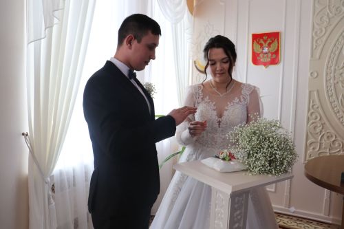 В Алькеевском районе состоялась торжественная регистрация брака Дениса Мукусева и Алёны Шароновой