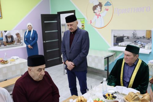 Татарстан Дәүләт Советы депутаты Фоат Вәлиев ифтар ашы уздырды