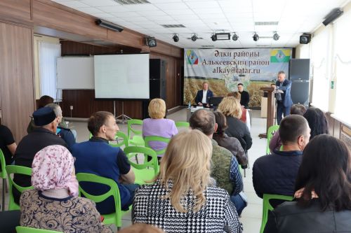 Александр Никошин встретился с предпринимателями, самозанятыми района
