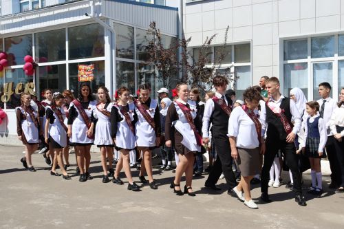 В Базарно-Матакской школе прошла торжественная линейка