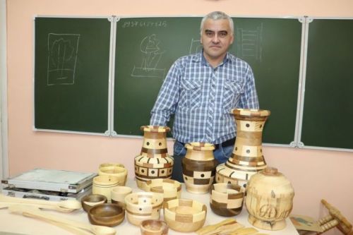 Базарлы Матакта яшәүче Ильяс Идиятуллин  кырыкка якын балага үз һөнәрен өйрәтә