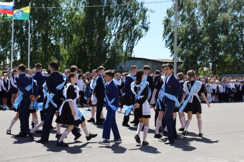 В Базарно-Матакской школе прошла торжественная линейка