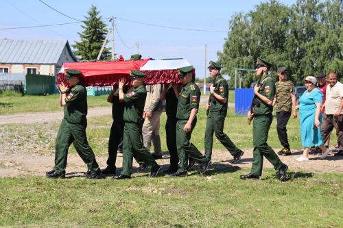 Иске Матак авылында Максим Лычниковны соңгы юлга озаттылар