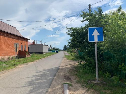 На улице 60 лет Октября  села Базарные Матаки организовано одностороннее движение