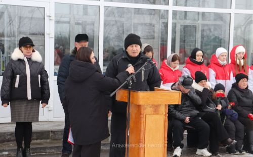 В Базарно-Матакской школе открыли мемориальные доски в честь погибших при исполнении воинского долга на СВО