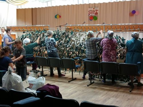 Жители села Старые Матаки оказывают помощь солдатам