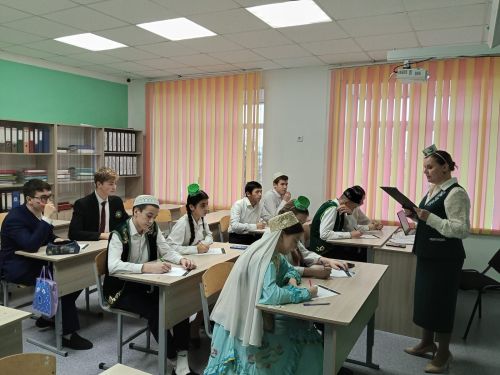 Нәби Дәүли исемендәге гимназиядә “Татарча диктант” акциясе оештырылды
