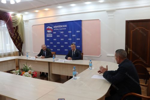 ТР Дәүләт советы депутаты Фоат Вәлиев әлкилеләрне кабул итте