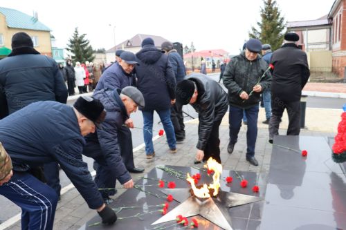 Әлки районында Билгесез солдат көненә багышланган митинг узды