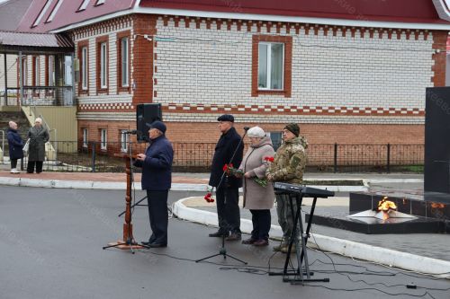 Әлки районында Билгесез солдат көненә багышланган митинг узды
