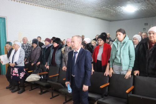 Рәшит Мусин Иске Чаллы авыл җирлеге халкы белән уртак тел табуга ирешкән