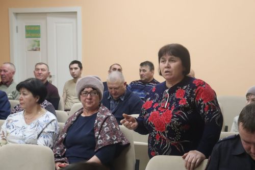 Рәшит Мусин Иске Чаллы авыл җирлеге халкы белән уртак тел табуга ирешкән
