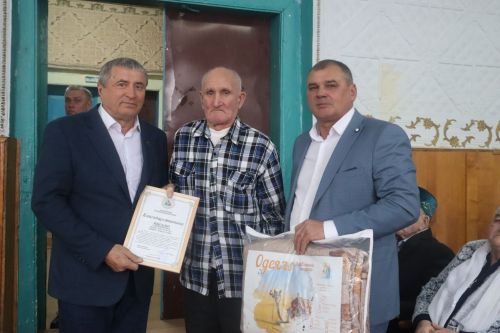 Рәшит Мусин Иске Чаллы авыл җирлеге халкы белән уртак тел табуга ирешкән