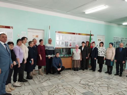 В Старочелнинской школе открыли мемориальную доску в память о Гатауллине Рафисе, погибшем в ходе СВО