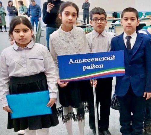 Алпар укучылары шахмат буенча шәхси-команда турнирында ярыштылар