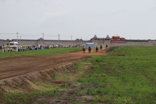Әлки районы: зур ярышларны кечкенә атлар башлады