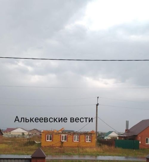 Әлки районында җил-давыл дистәдән артык йорт түбәләрен туздырган