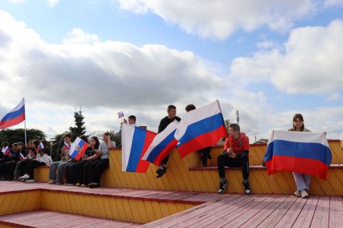 Базарлы Матакта  Россия Федерациясе Дәүләт флагы көнен бәйрәм иттеләр