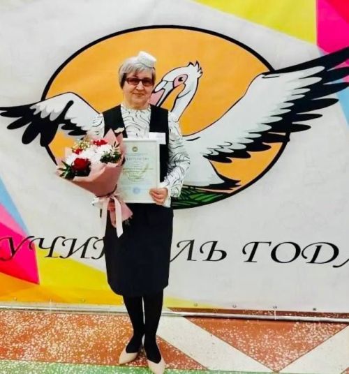 Алпар мәктәбе укытучысы Резелә Зәйнетдинова Чирмешән районында узган зона этабы конкурсында катнашты