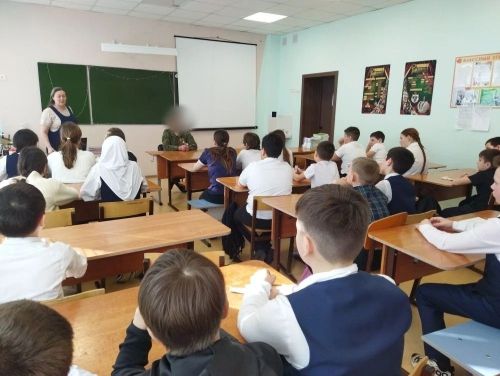Махсус хәрби операциядә катнашучы сугышчы Базарлы Матак мәктәбе укучылары белән очрашты