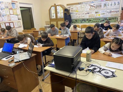В Базарно-Матакской школе Алькеевского района изготовили окопные свечи для участников СВО