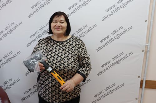 Базарлы Матакта яшәүче Радик Шәйхетдинов балта отты