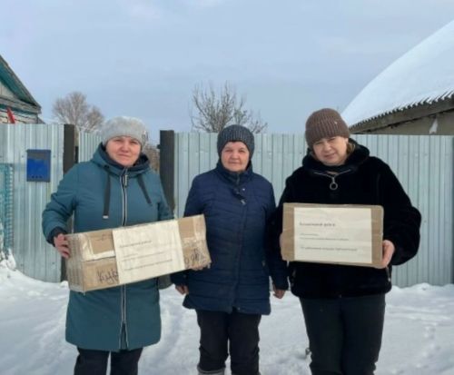Әлки районының авыл китапханәләре махсус хәрби операциядә катнашучыларга баскан токмач җибәрделәр