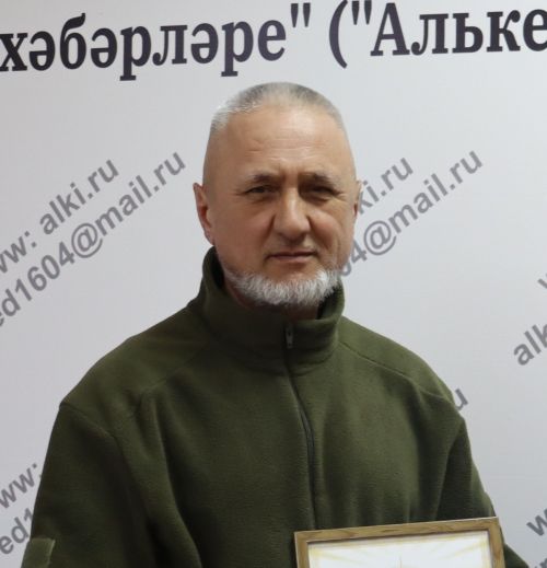 Шәхси эшмәкәр Рәфис Ганиуллин 8 март бәйрәме белән тәбрик итә