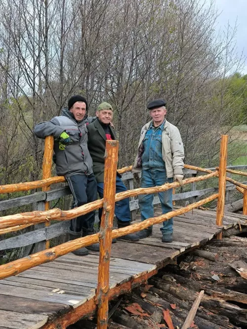 Төгәлбәй авылында Бизнә елгасы аша салынган күперне яңарту эшенә керешкәннәр