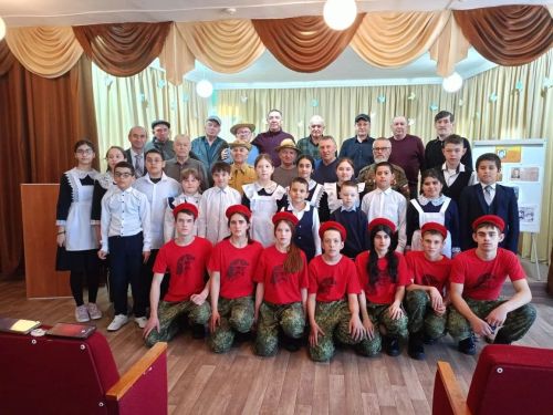 В селе Новое Алпарово  установили новую ограду на могиле боевого товарища Ирека Сулейманова