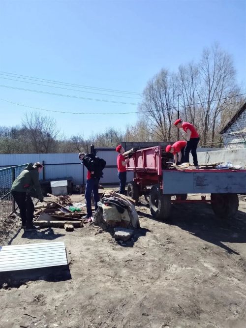 Участники Движения Первых села Юхмачи помогли маме учстника СВО