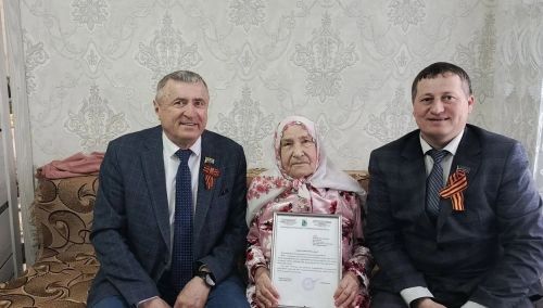 Яңа Алпар авылында яшәүче Заһидә  Гарифуллинага 1 майда 90 яшь тулды