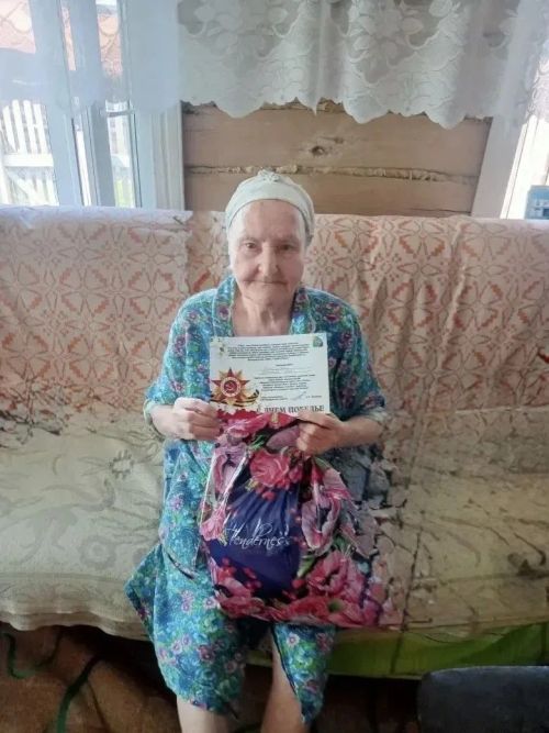 Бөек Ватан сугышы ветераннары Әлки муниципаль районы башлыгыннан бүләкләр алдылар