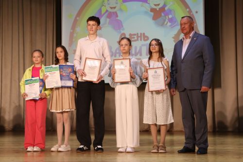Әлки районының иҗади тормышында актив катнашкан балаларга район башлыгының Мактау грамотасы тапшырылды