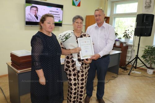 Район үзәк хастаханәсенең административ залында үткән тантаналы чара узды