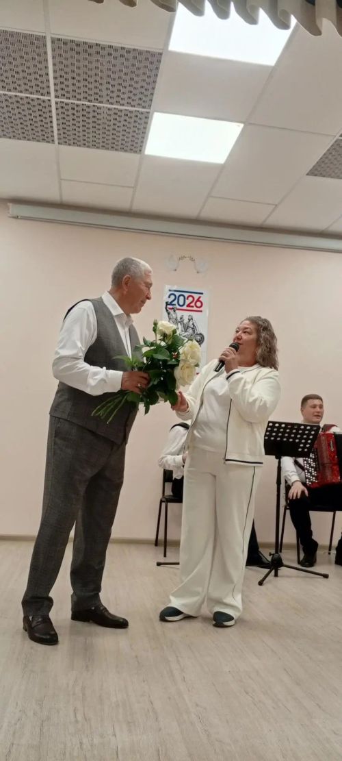 ТРның атказанган һәм Халык артисты Әсхәт Хисмәтов Түбән Әлкигә концерт белән кайтты